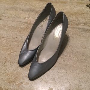 Silver all-leather Raquel’s Fashion heels
